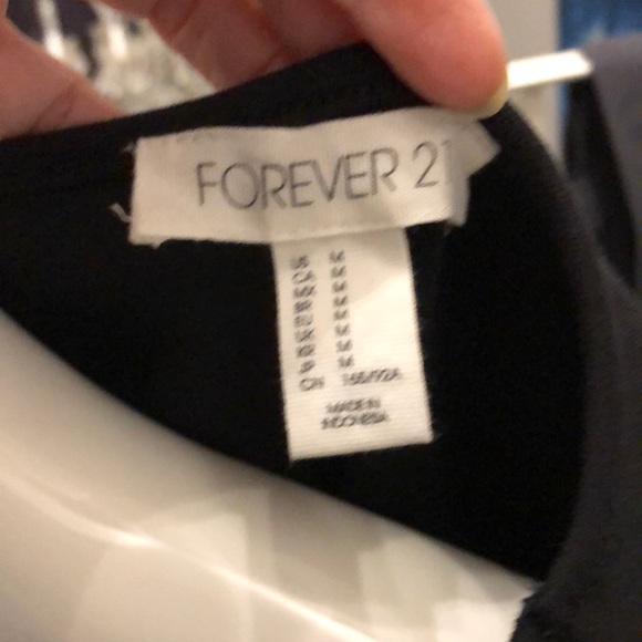 Forever 21 Black crop Top - Picture 3 of 3